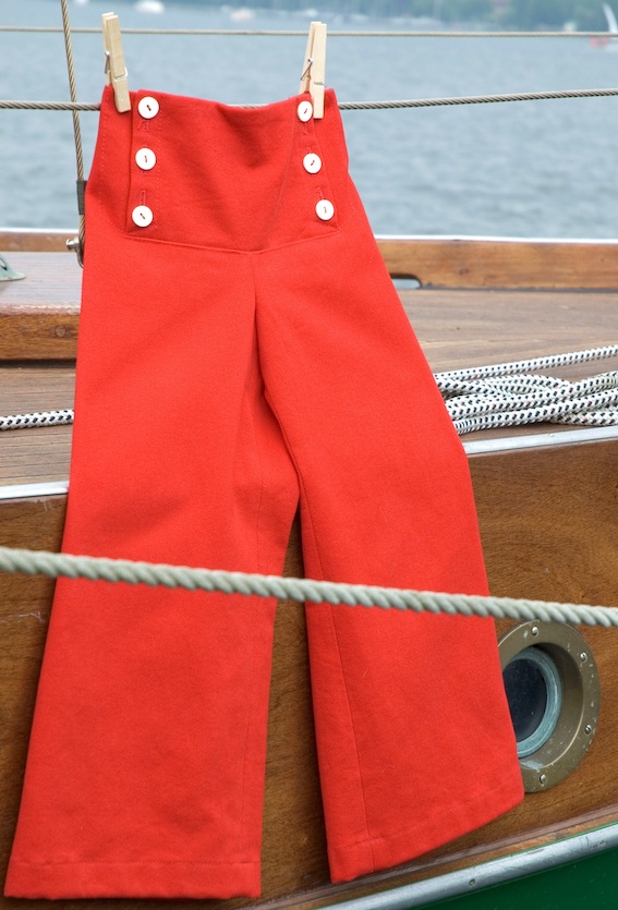 HOSE AHOI, rot